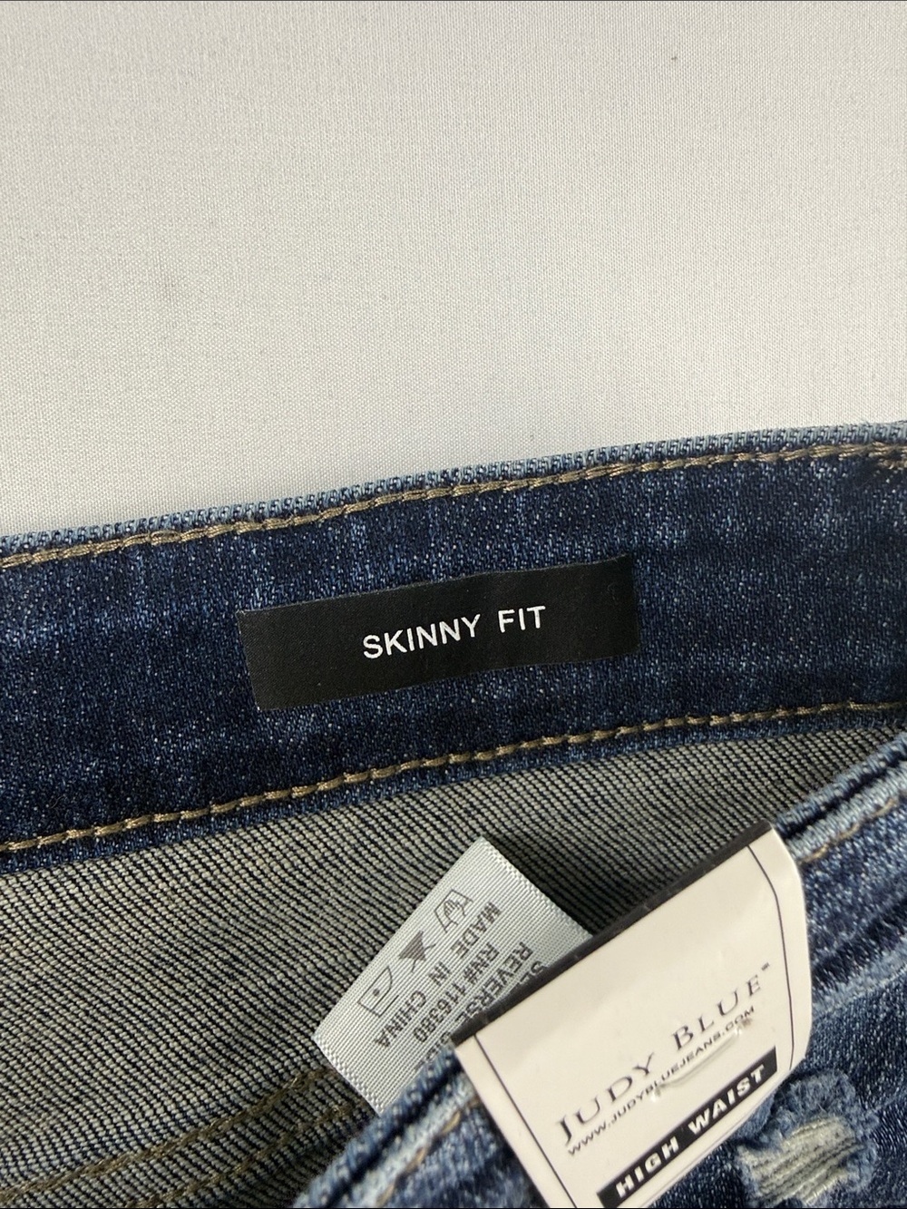 Judy Blue High Rise Skinny Jeans Raw Hem Ankle Women's Size 31 - Picture 6 of 10